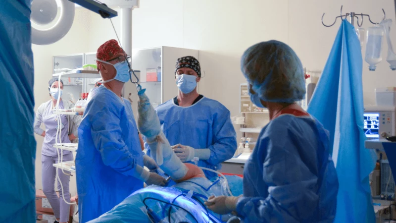 Чешки консултанти представят във ВИТА иновативна алтернативна техника в артроскопската хирургия